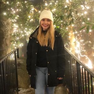 Meet your Posher, Maria